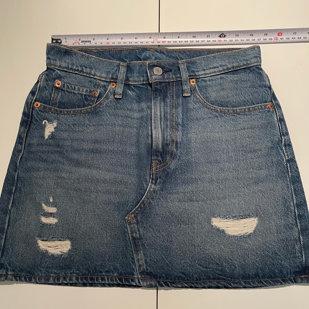 Levis Denim Distressed Mini Jeans Skirt Y2K Mid Waist size 27